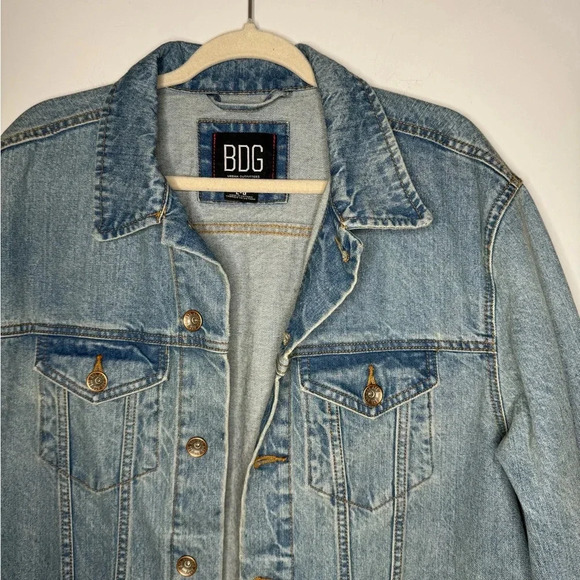 NWOT BDG Oversized Urban Outfitters Denim Trucker Jacket - Picture 8 of 16